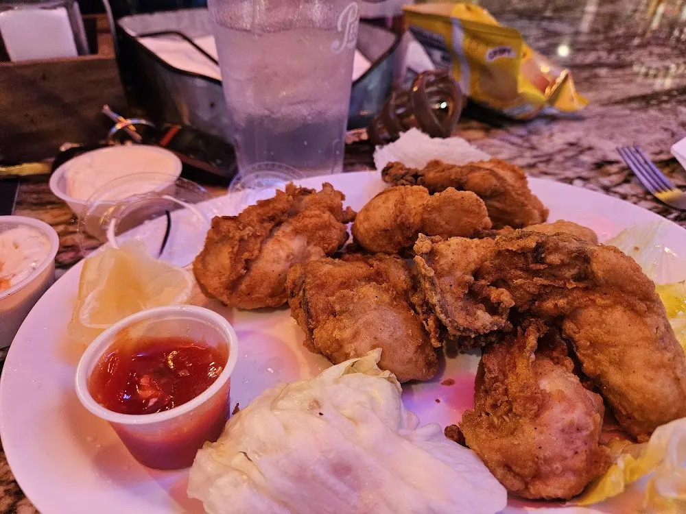 Oysters 8 or 5 with Fries